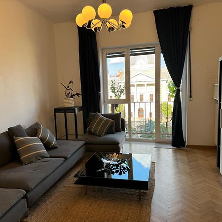 Airy & Beautiful Downtown Apartment Bükreş Dış mekan fotoğraf