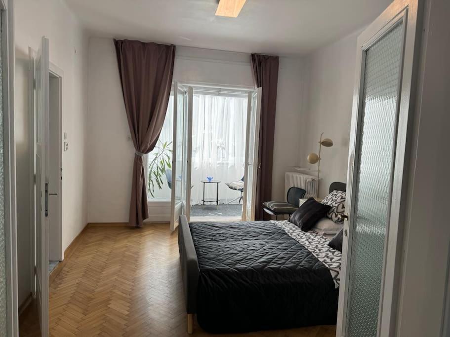 Airy & Beautiful Downtown Apartment Bükreş Dış mekan fotoğraf