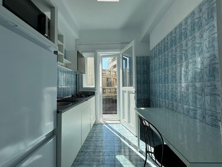 Airy & Beautiful Downtown Apartment Bükreş Dış mekan fotoğraf
